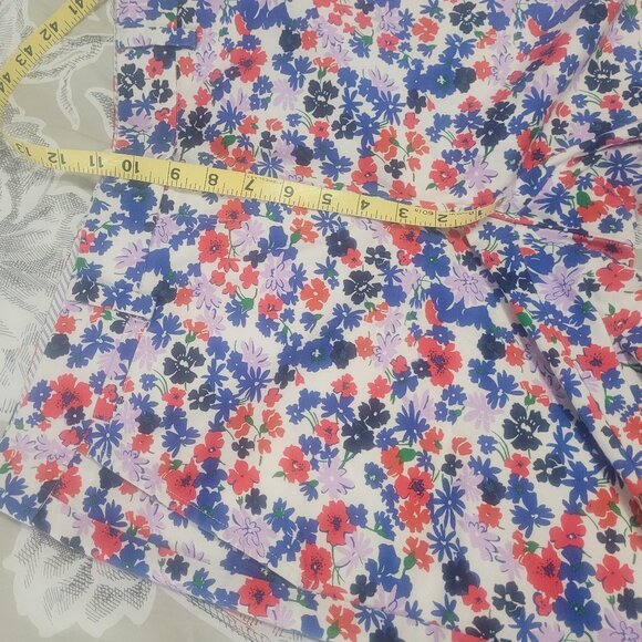 Lands' End Flowered Print 10" Cotton Shorts Size 12 EUC - Picture 5 of 9